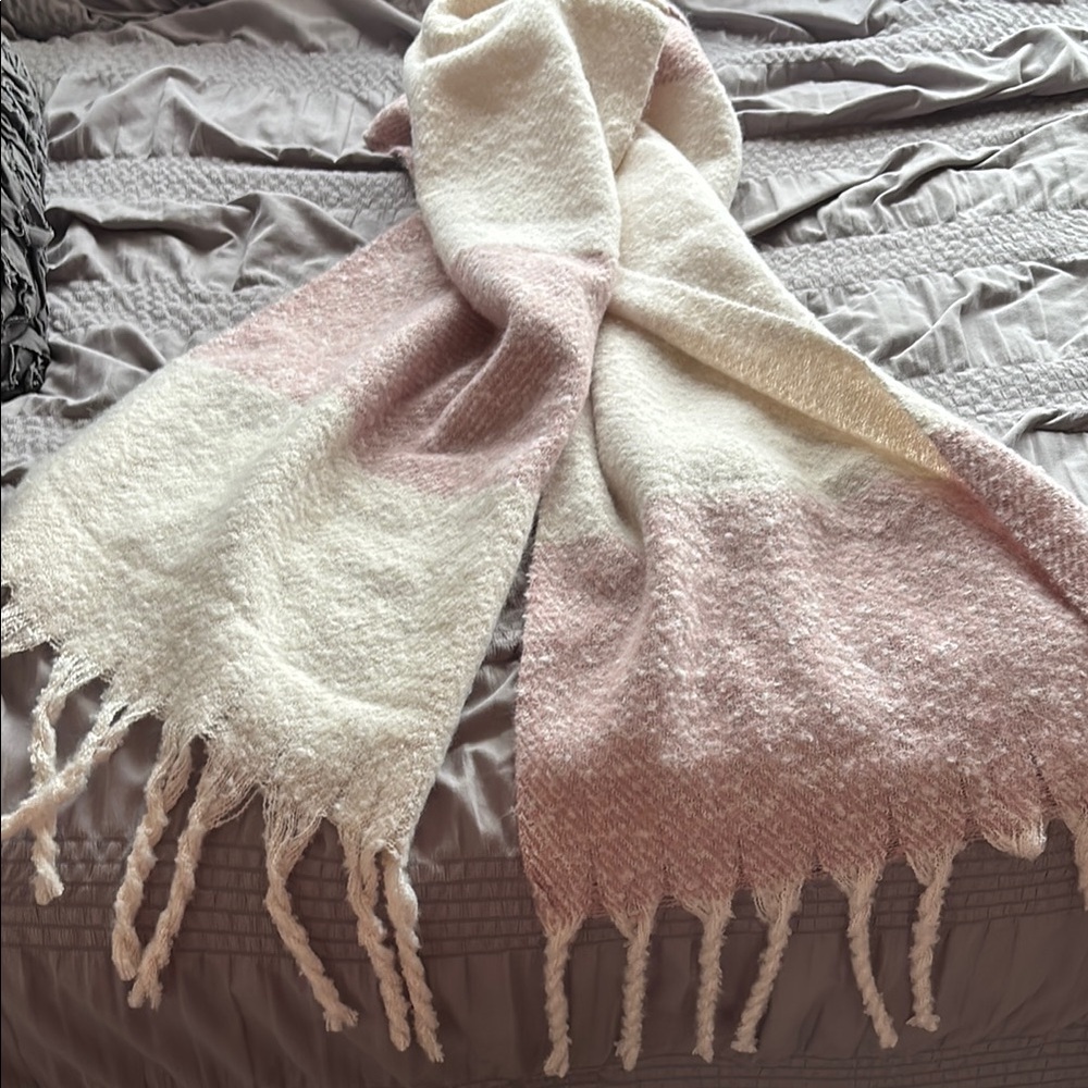 Gentle Fawn Pink and Cream Scarf
